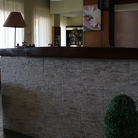 Hotel 106
