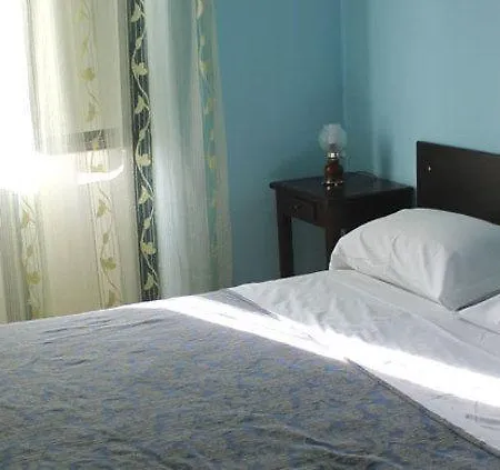 106 Hotel 3*