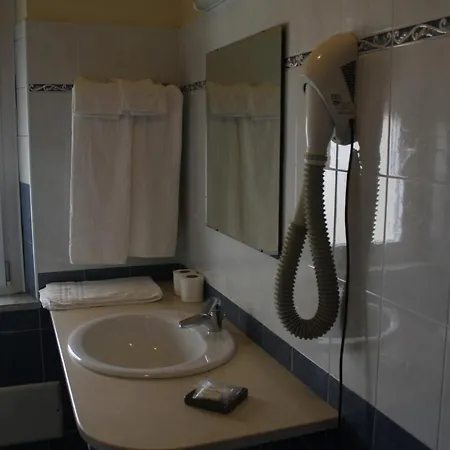 Hotel 106
