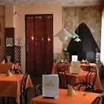 106号酒店 塞利亚马里纳