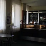 106号酒店 塞利亚马里纳