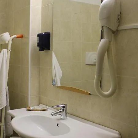 106 셀리아 마리나