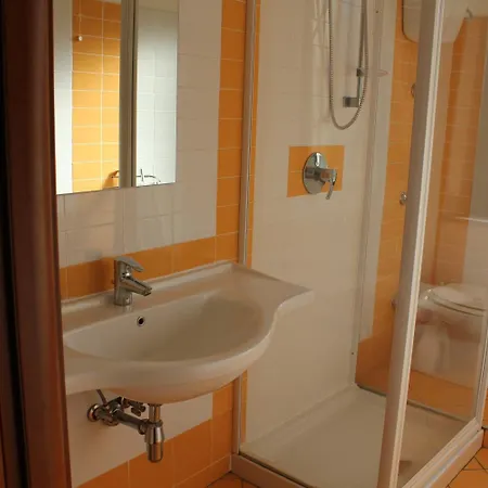 Hotel 106 3*