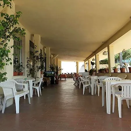106 فندق