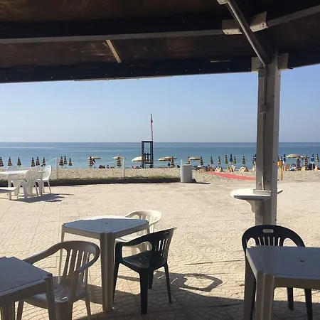 106 셀리아 마리나